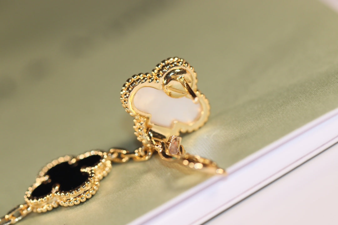 [Lunabriance]CLOVER EARRINGS GOLD ONYX MOP 3 MOTIF