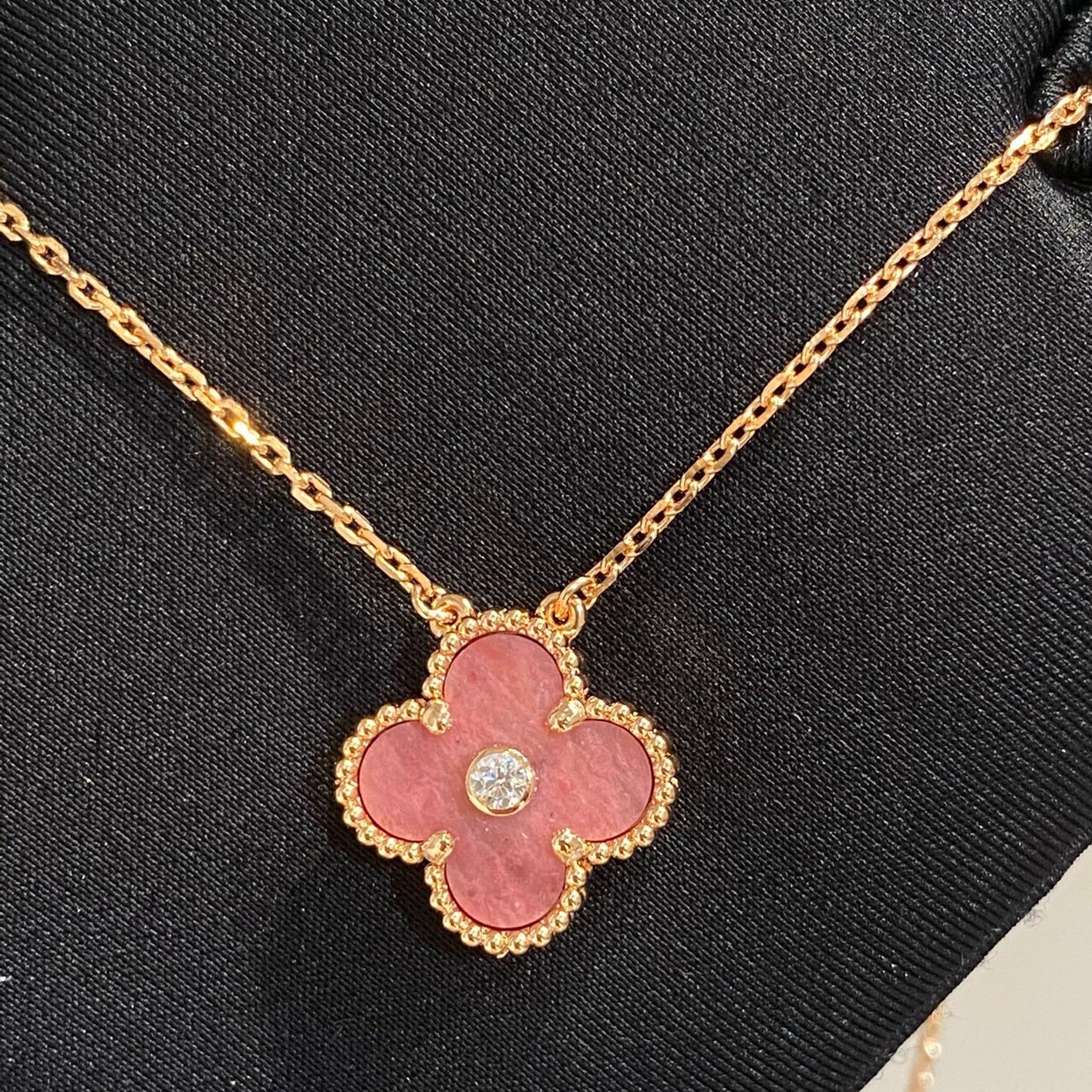 [Lunabriance]CLOVER 15MM DIAMOND RHODONITE NECKLACE