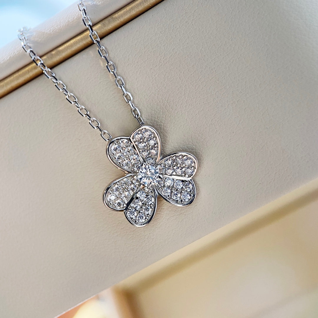[Lunabriance]CLOVER DIAMOND NECKLACE SILVER