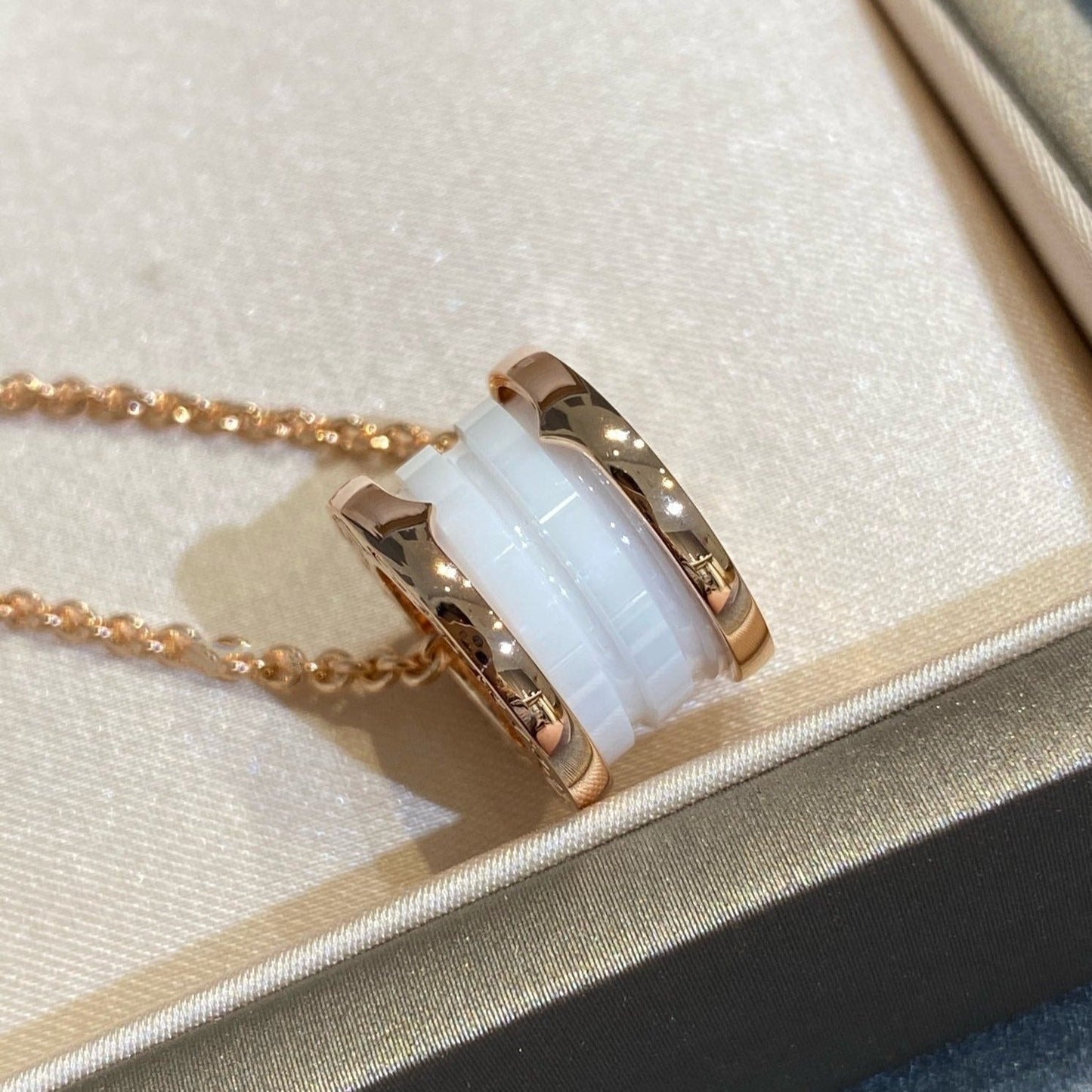 [Lunabriance]ZERO 1 WHITE CERAMIC PINK GOLD NECKLACE