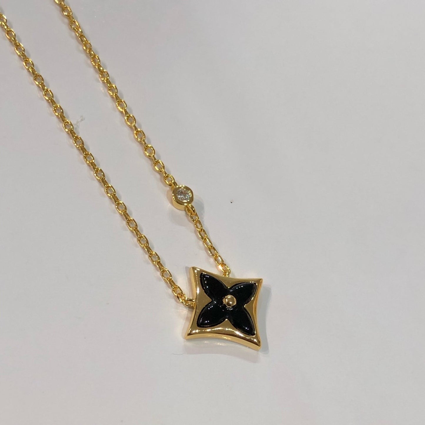 [Lunabriance]STAR BLACK MOP NECKLACE