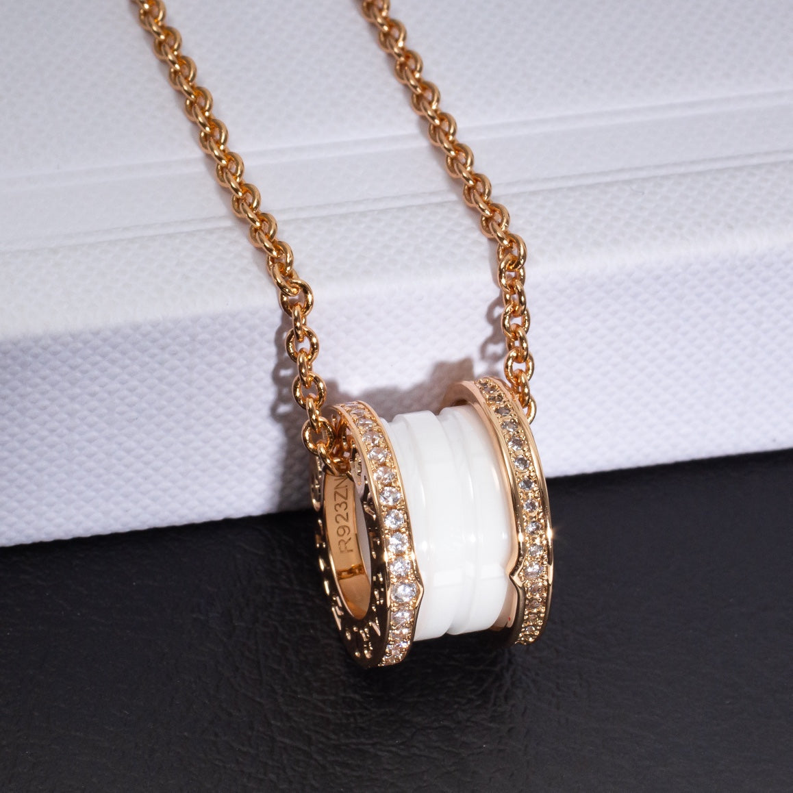 [Lunabriance]ZERO 1 WHITE CERAMIC PINK GOLD DIAMOND NECKLACE