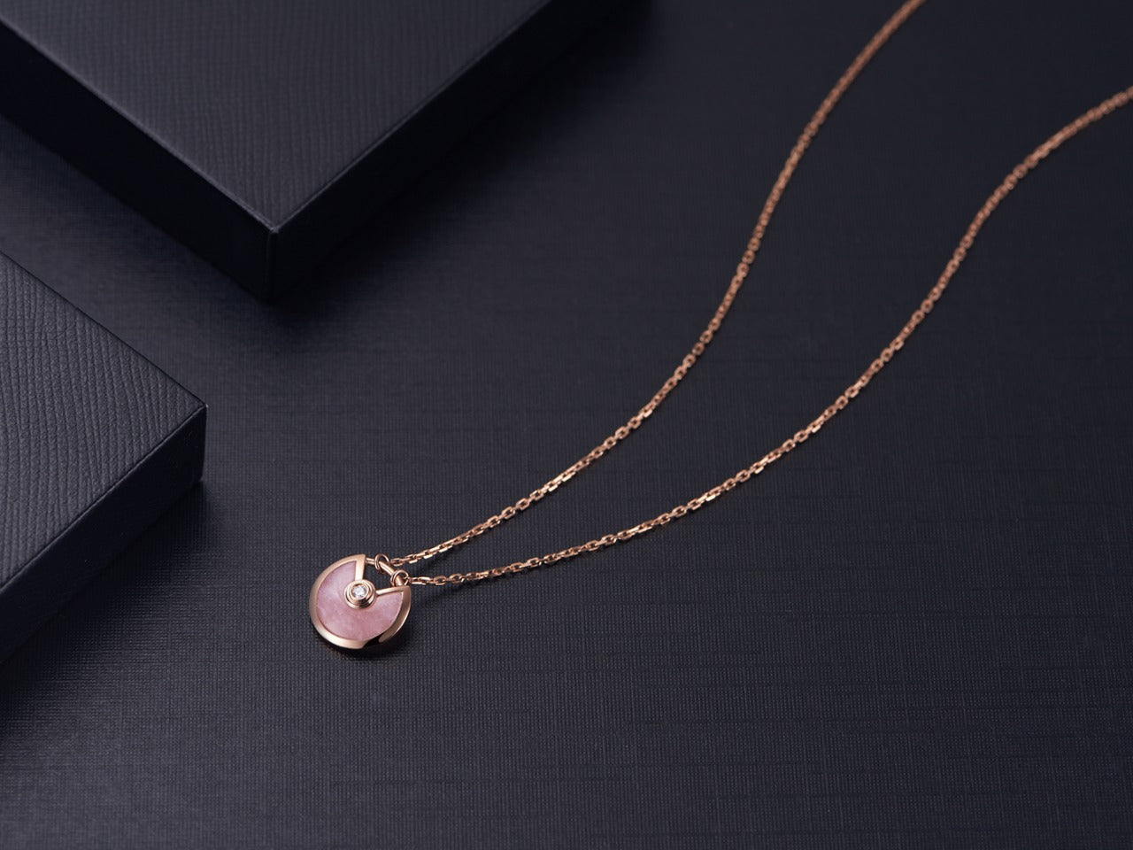 [Lunabriance]AMULETTE ROSE GOLD PINK MOP NECKLACE