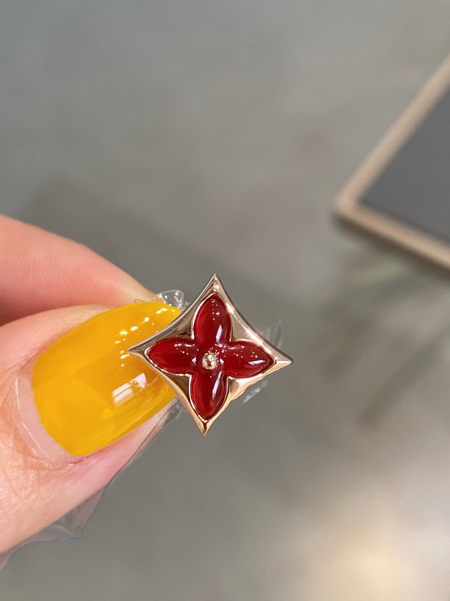 [Lunabriance]STAR AND SUN PINK GOLD CARNELIAN STUD EARRINGS