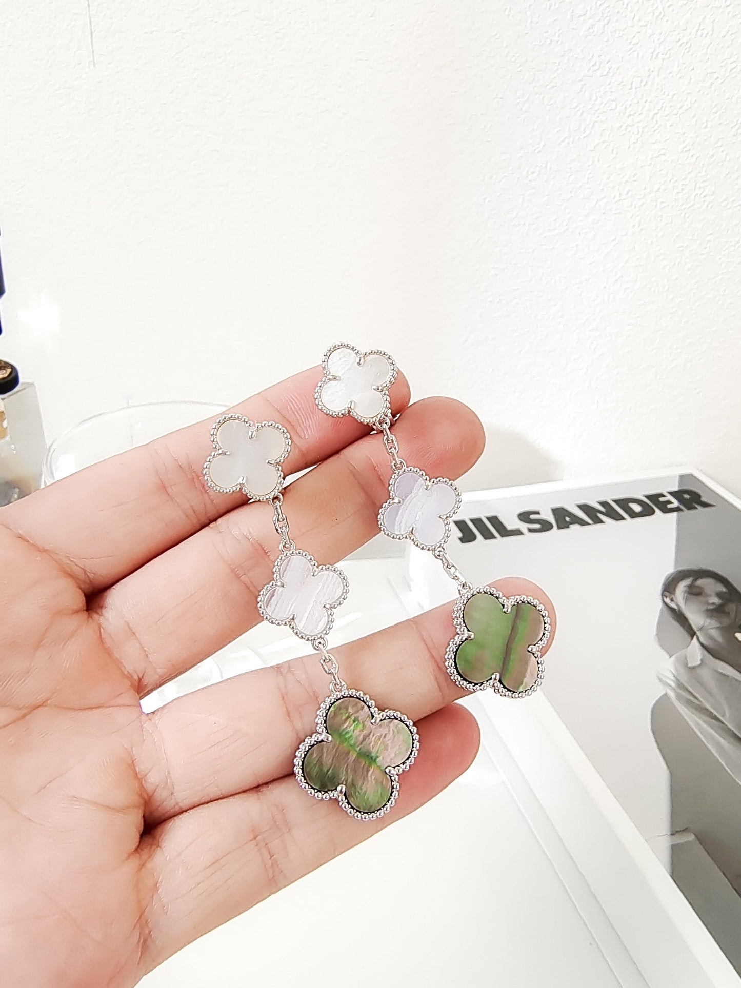 [Lunabriance]CLOVER 3 MOTIFS CHALCEDONY DARK MOP SILVER EARRINGS