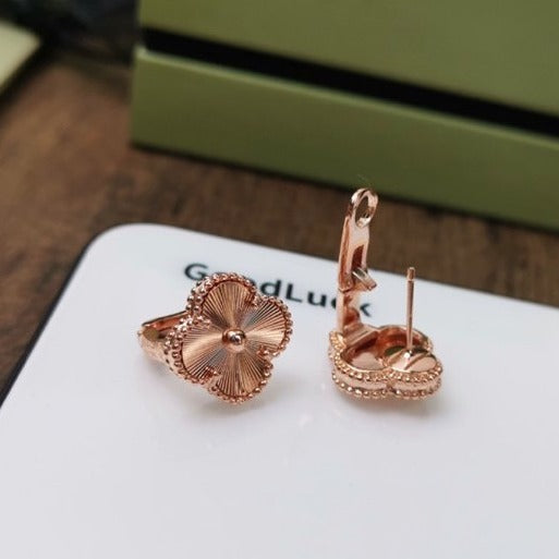 [Lunabriance]CLOVER MEDIUM STUD EARRINGS