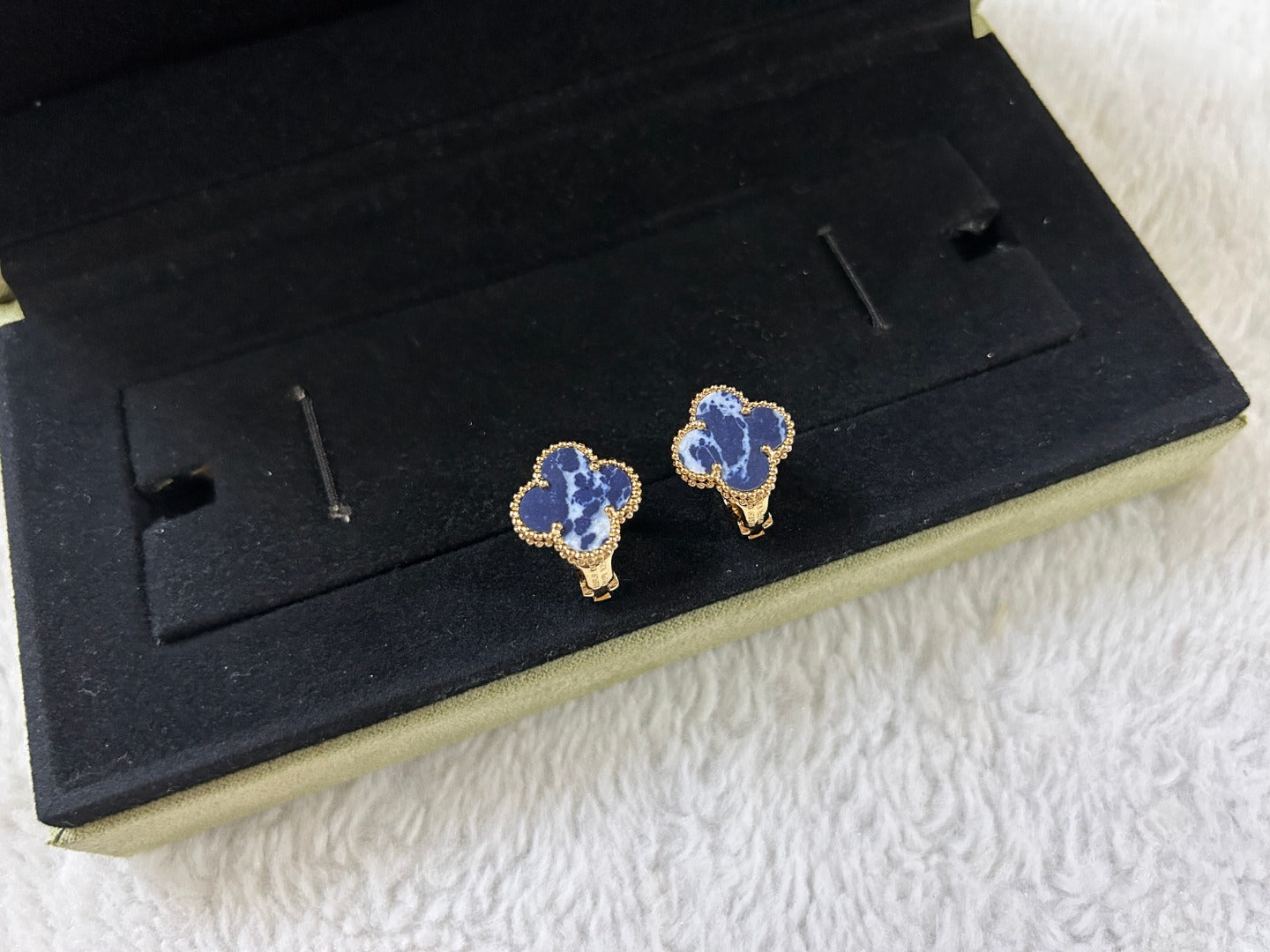 [Lunabriance]CLOVER PIETERSITE MEDIUM STUD EARRINGS