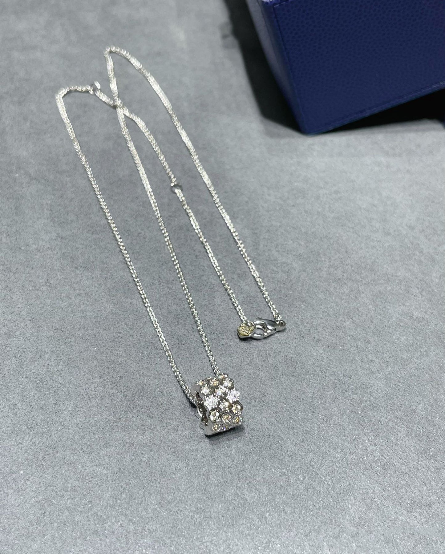 [Lunabriance]BEE LOVE DIAMOND PAVED 3 ROW NECKLACE