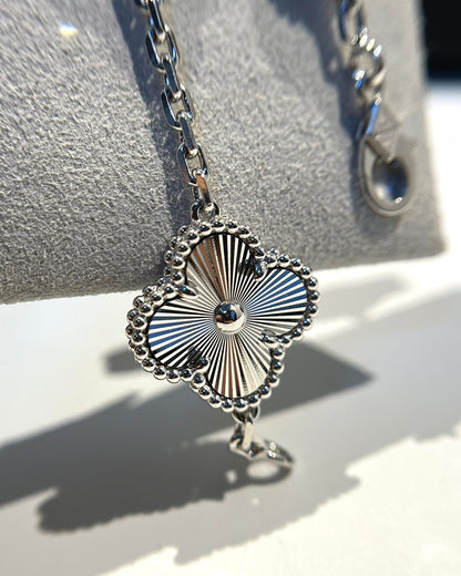 [Luna Brilliance]CLOVER 5 MOTIF LASER BRACELET COLLECTION