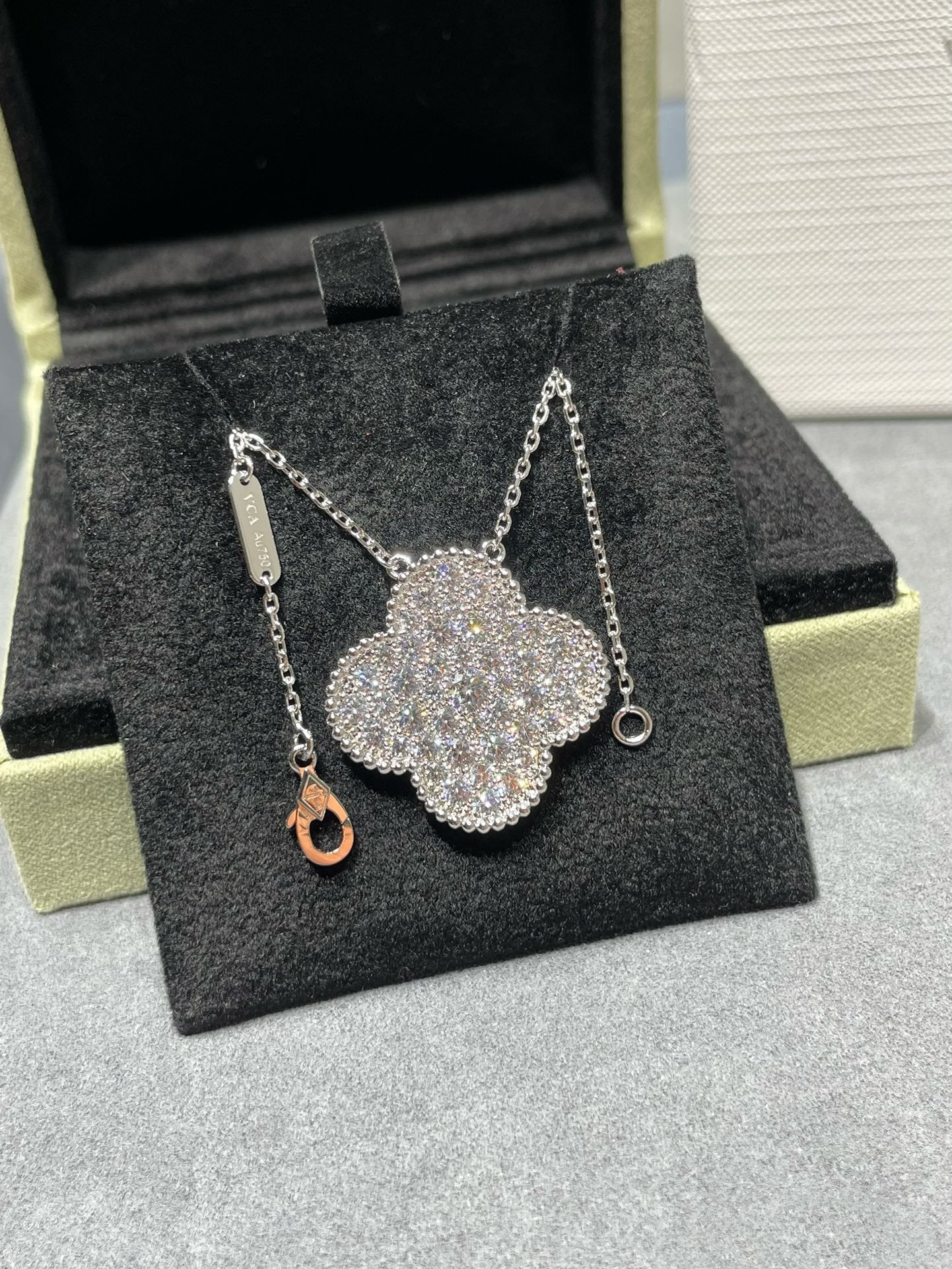 [Lunabriance]CLOVER 25MM LARGE PENDANT DIAMOND PAVED SILVER NECKLACE