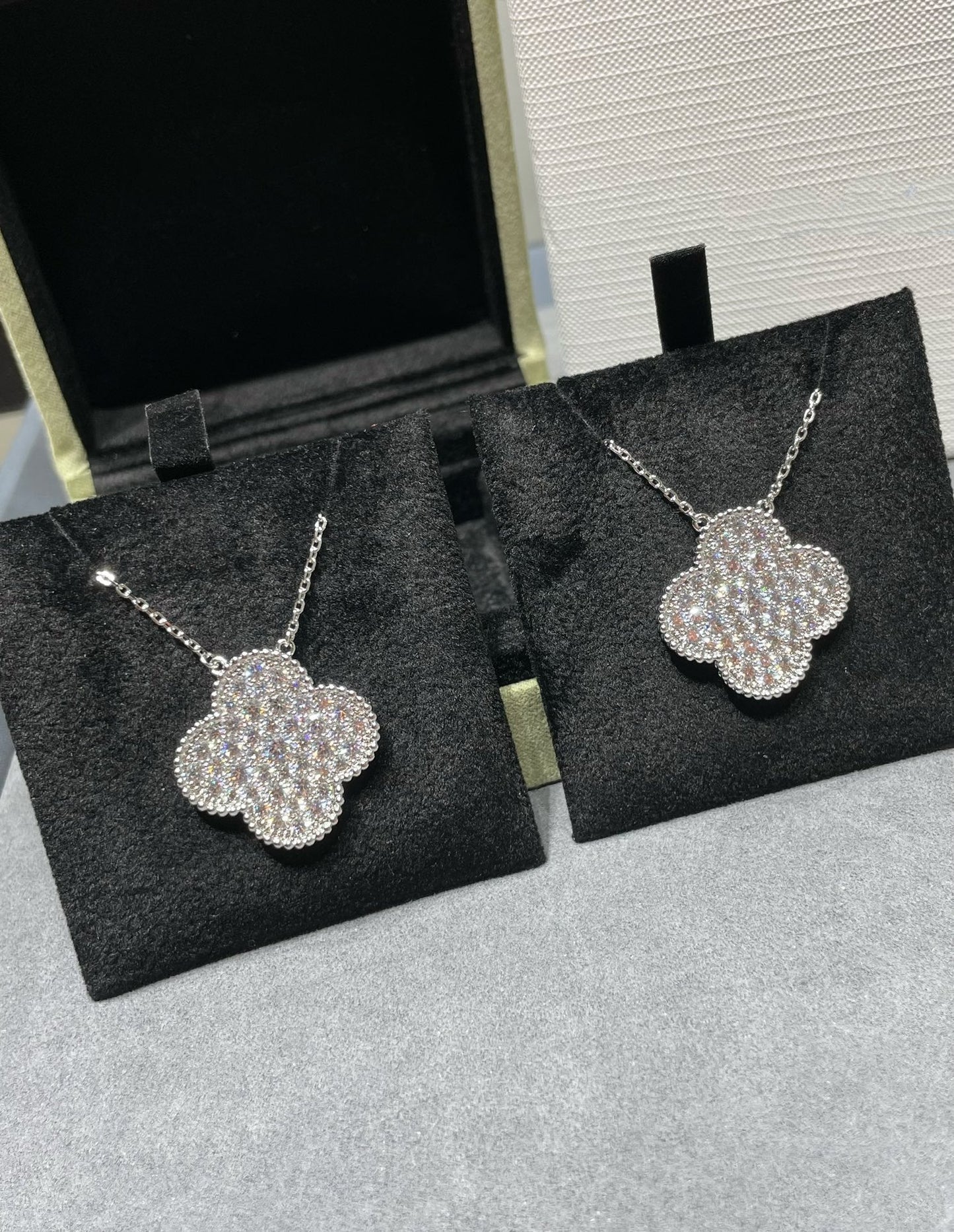 [Lunabriance]CLOVER 25MM LARGE PENDANT DIAMOND PAVED SILVER NECKLACE