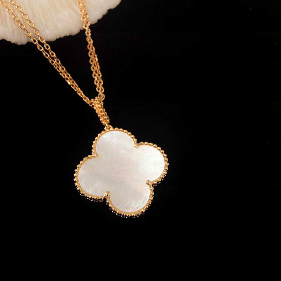 [Lunabriance]CLOVER 25MM MOP LARGE PENDANT NECKLACE