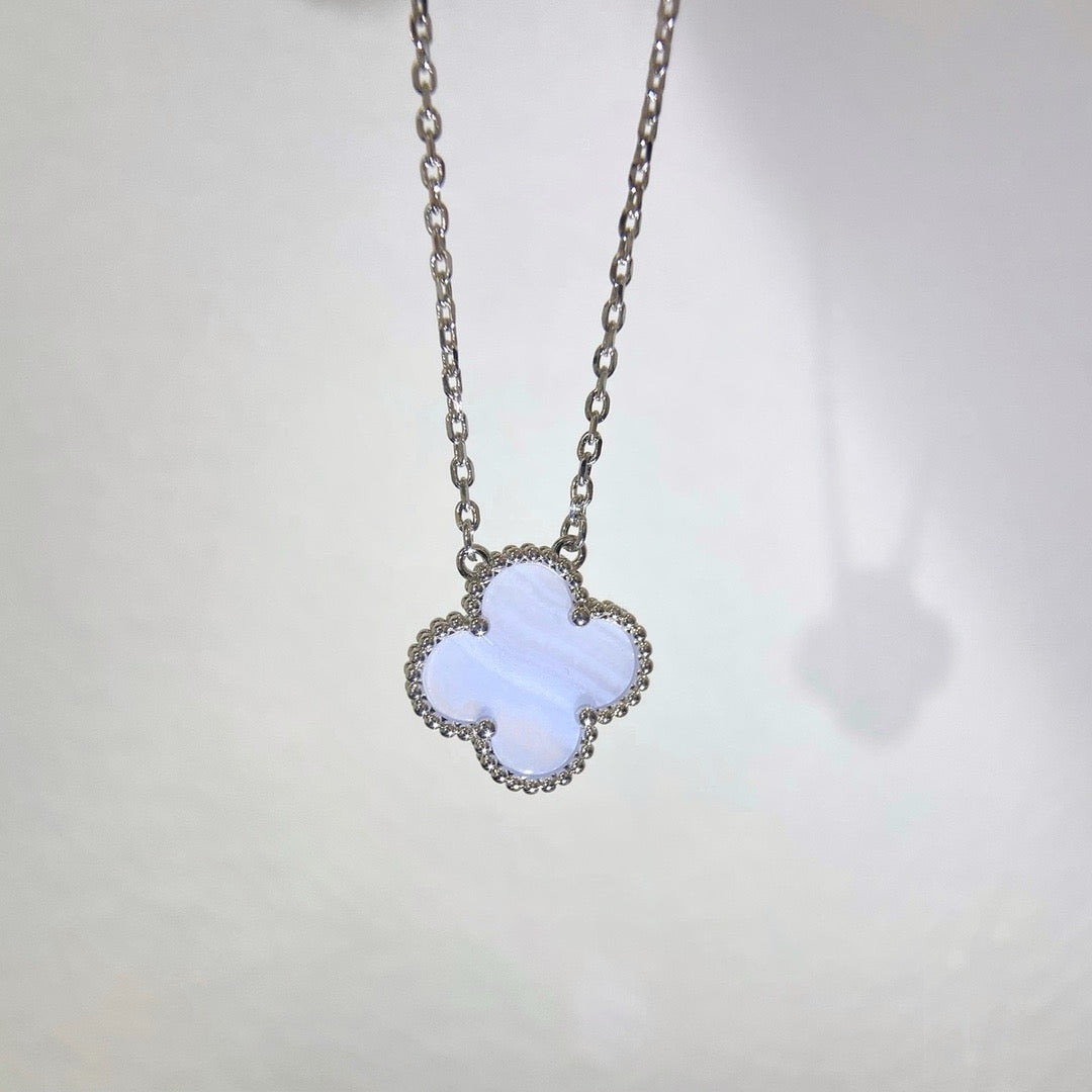 [Lunabriance]CLOVER 15MM BLUE CHALCEDONY NECKLACE SILVER